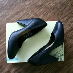 Kimchi Blue Cone Heeled Pump Black Size 6